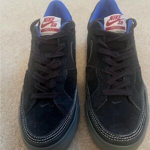 Men’s 8 / Women’s 9.5 – Nike SB Zoom Pogo Plus DV5470-001 Black/Blue Gum